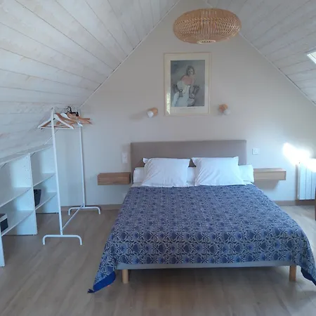 Lancieux- Calme Et Spacieux Appartement Lancieux